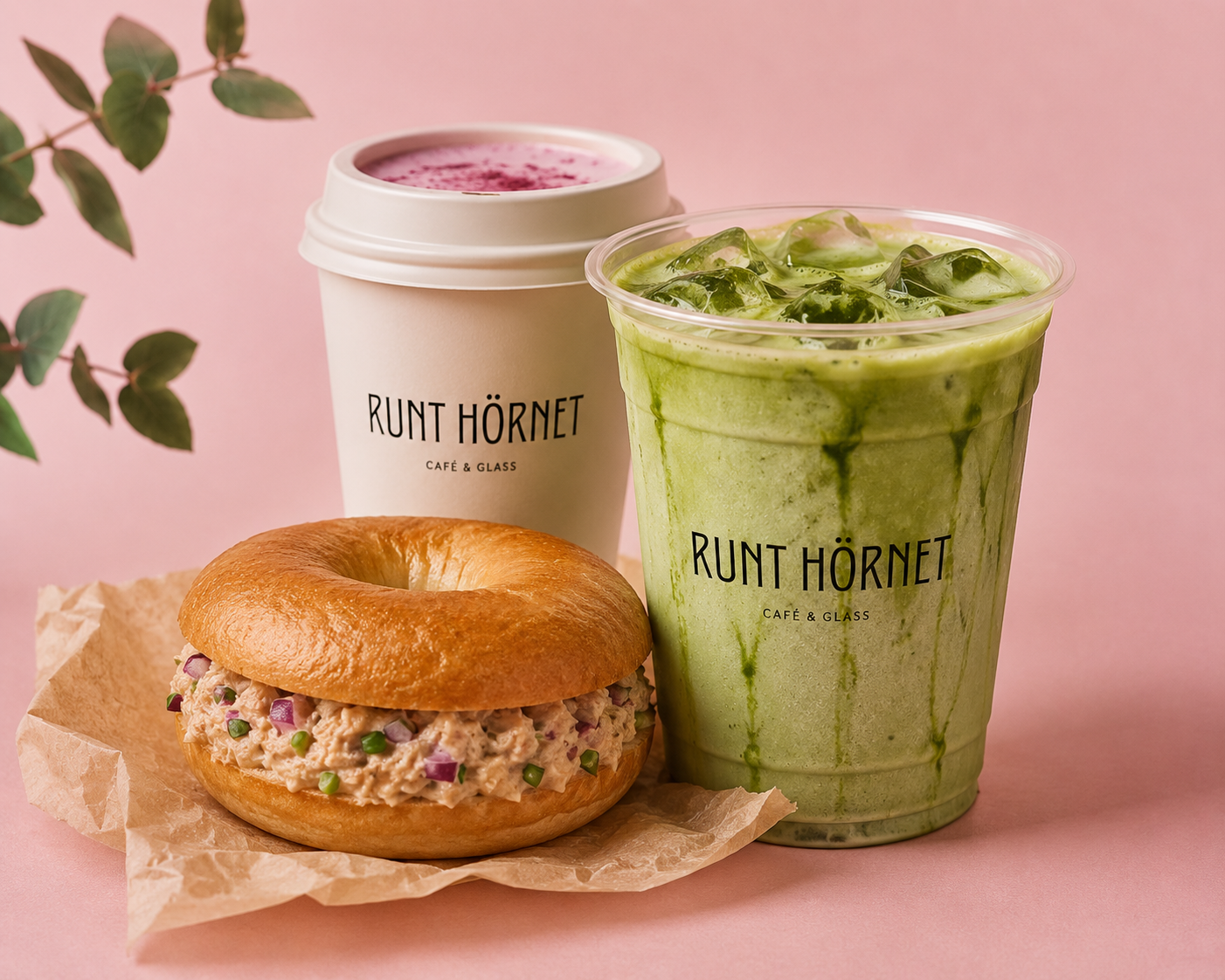 Iced matcha, bagel, kaffe och glass från Caféet Runt Hörnet